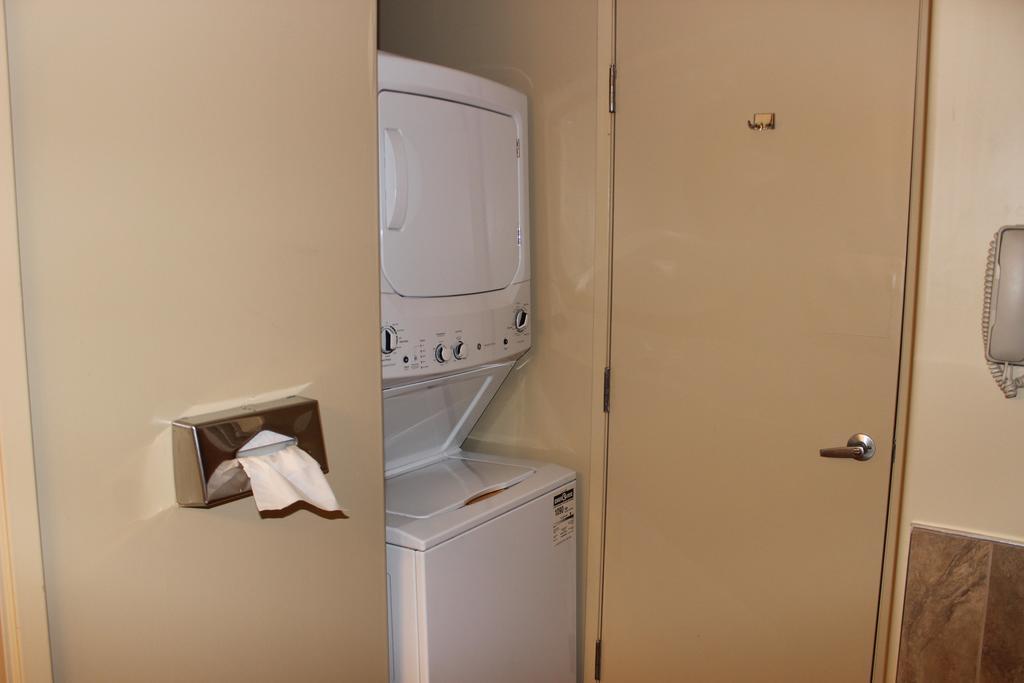 Clearwater Hotel Ltd Fort Mcmurray Zewnętrze zdjęcie