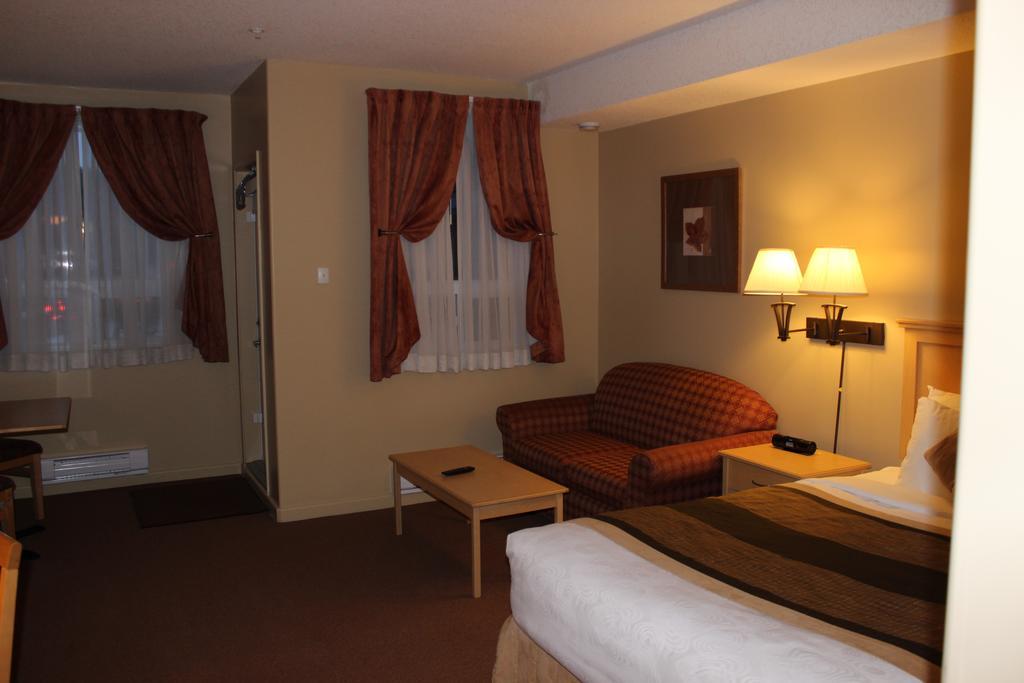 Clearwater Hotel Ltd Fort Mcmurray Zewnętrze zdjęcie